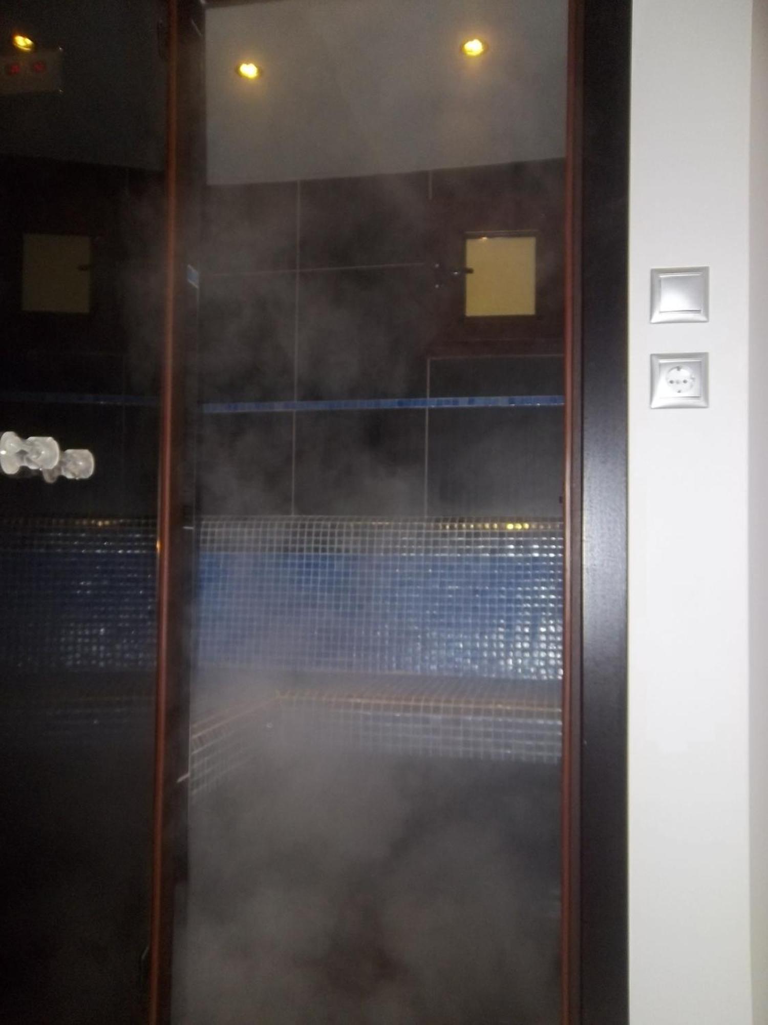 Nostos Hotel Káto Loutrákion Exteriör bild
